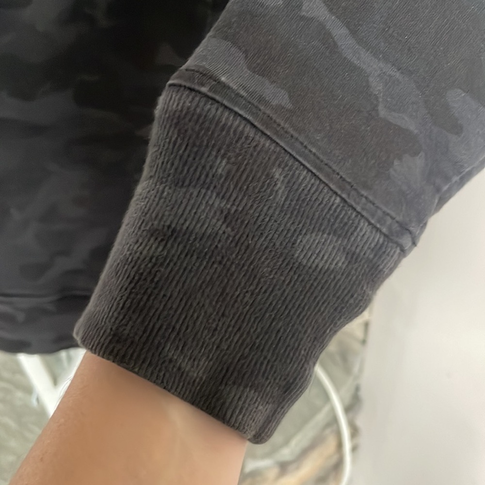 Lululemon Camo Scuba Crew - Size 10 - Picture 10 of 10